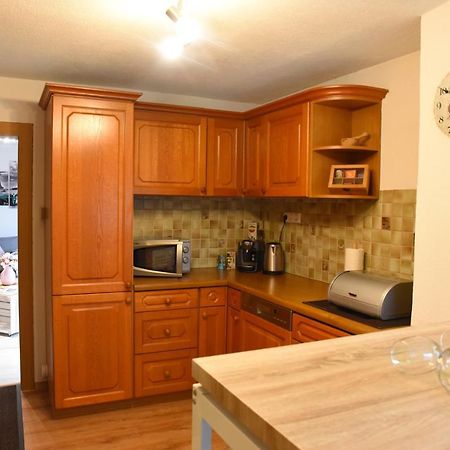 80 M2 Haushaelfte, 3 Zimmer, Parkplaetze, Bis 6 Pers Apartment Wängle Exterior foto