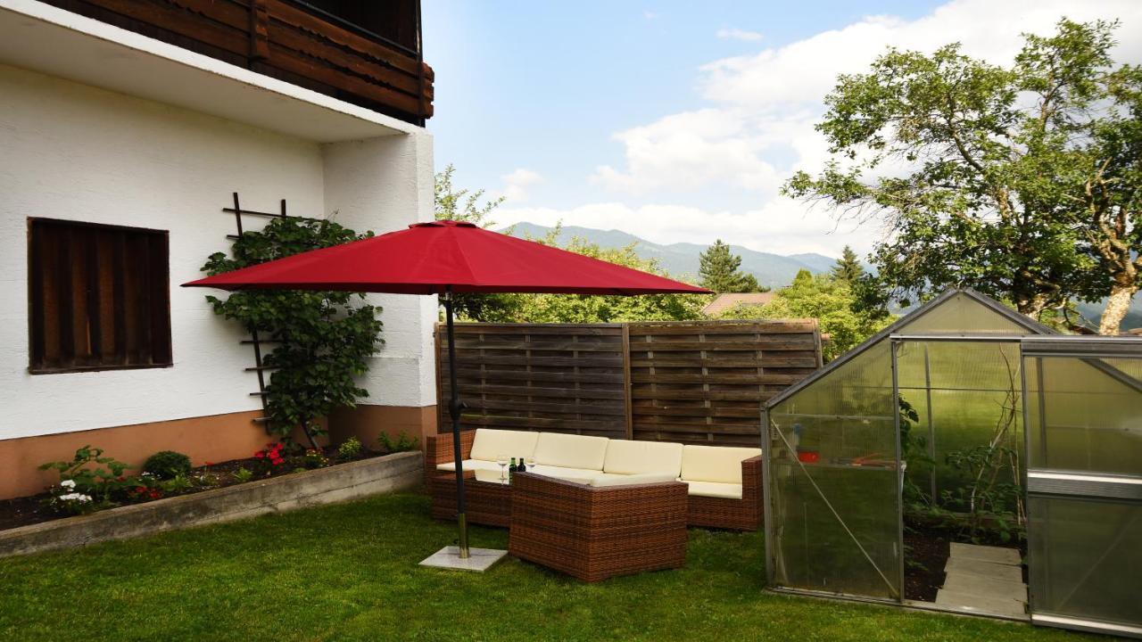 80 M2 Haushaelfte, 3 Zimmer, Parkplaetze, Bis 6 Pers Apartment Wängle Exterior foto